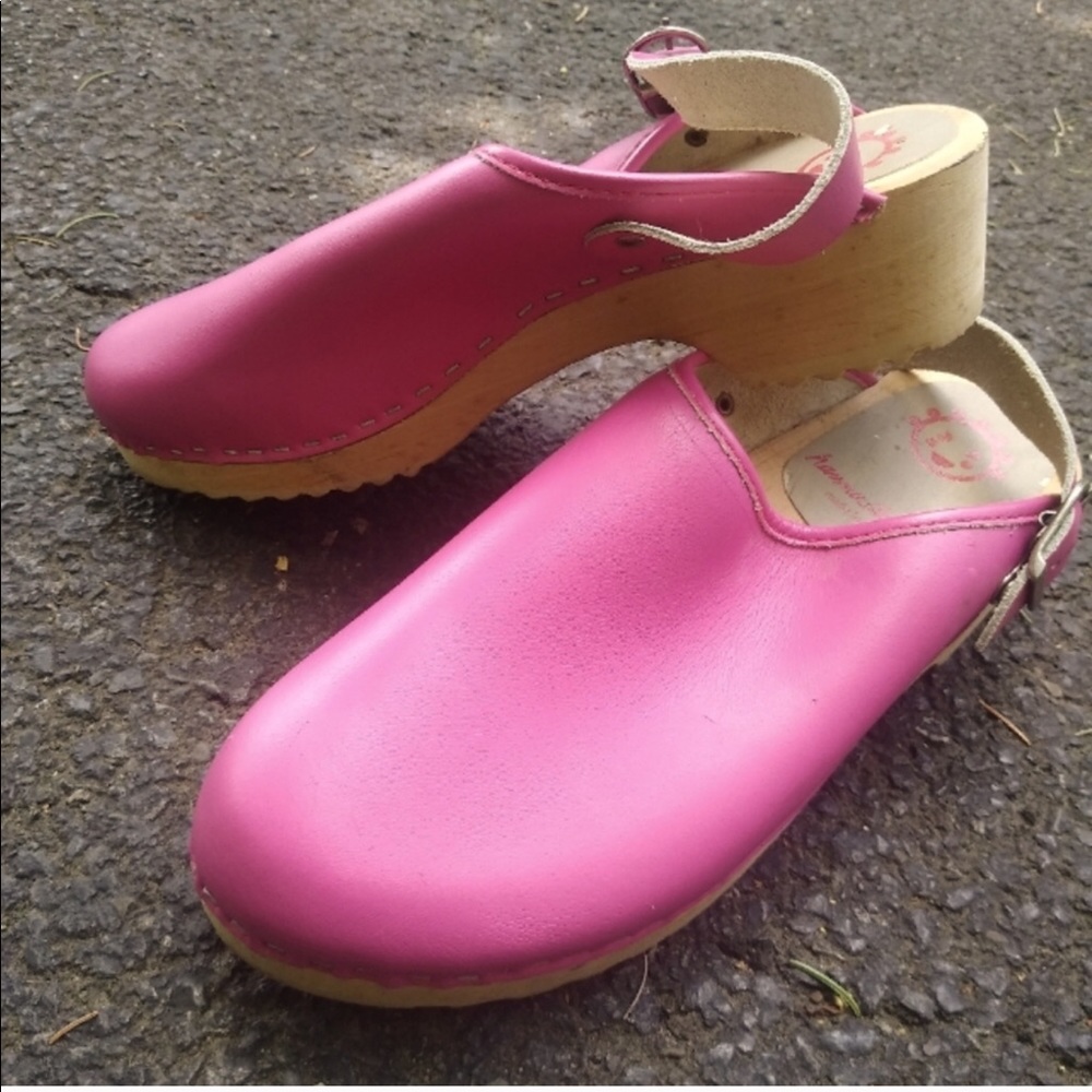 Hanna Andersson Leather Wood Pink Clogs